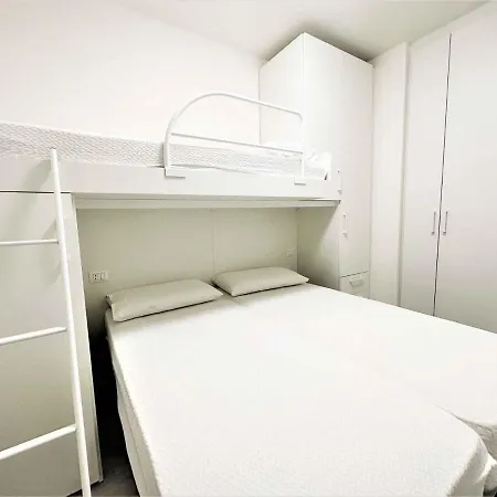 In 44125 Apartment